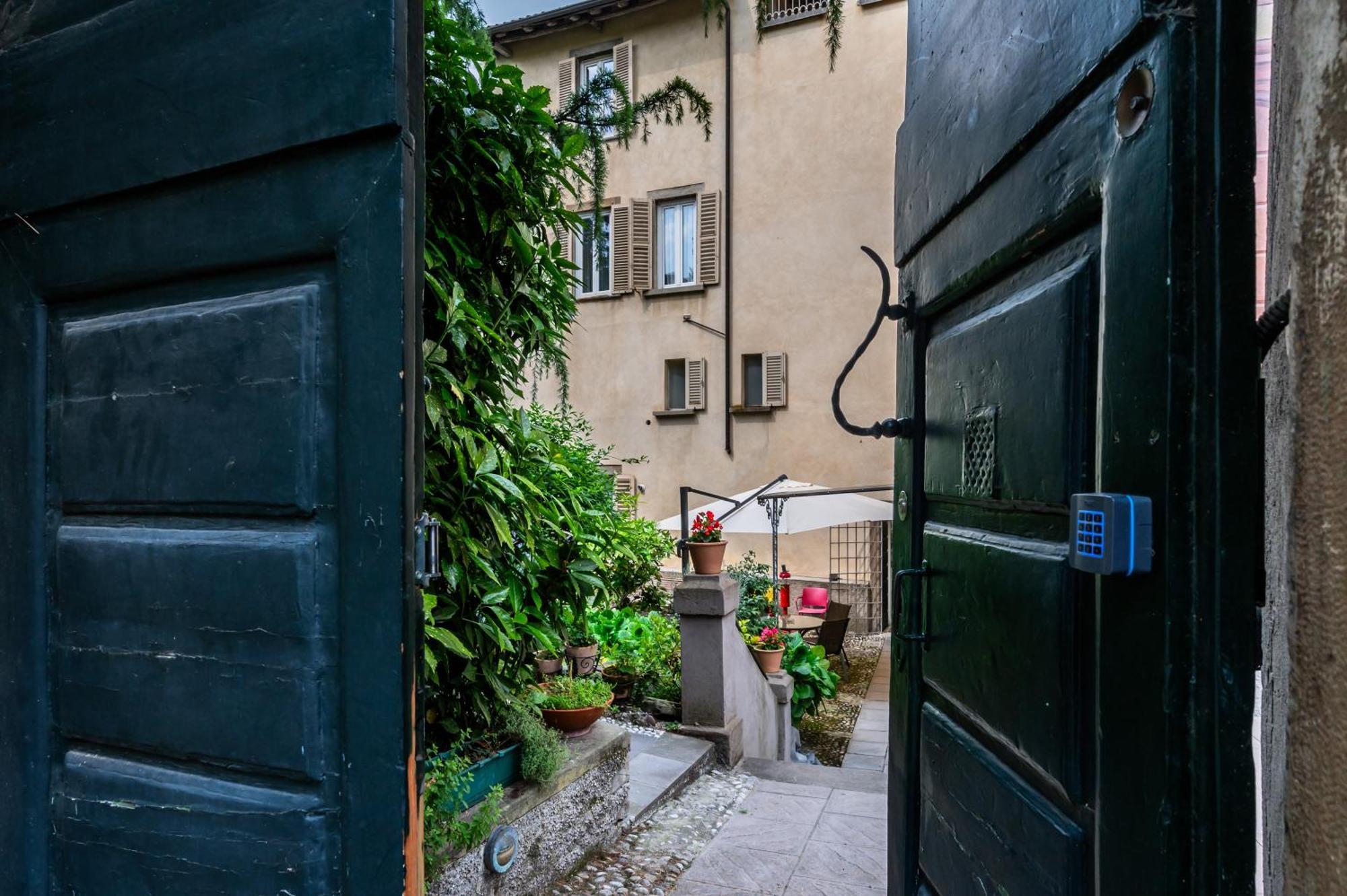 Palazzo Rivola Hotel แบร์กาโม ภายนอก รูปภาพ
